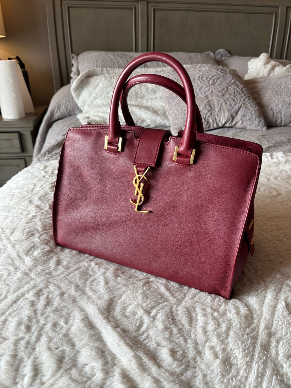 Saint Laurent Cabas in Wine/Gold